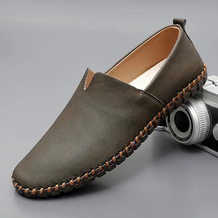Mocassini Uomo Scamosciati indossato